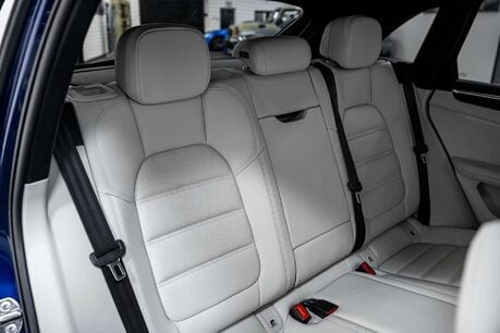 Porsche Macan 2.0T T SUV 5dr Petrol PDK 4WD Euro 6 (s/s) (265 ps) 19