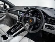 Porsche Macan 2.0T T SUV 5dr Petrol PDK 4WD Euro 6 (s/s) (265 ps) 2