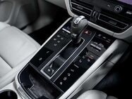 Porsche Macan 2.0T T SUV 5dr Petrol PDK 4WD Euro 6 (s/s) (265 ps) 33