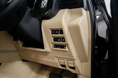 Toyota Land Cruiser ZX300 4x4 3500 Automatc Petrol 33