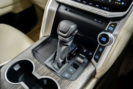 Toyota Land Cruiser ZX300 4x4 3500 Automatc Petrol 40