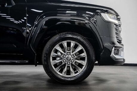 Toyota Land Cruiser ZX300 4x4 3500 Automatc Petrol 17