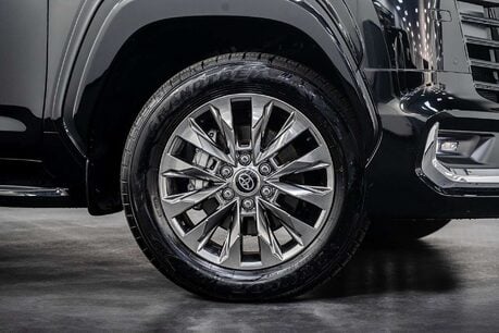 Toyota Land Cruiser ZX300 4x4 3500 Automatc Petrol 6