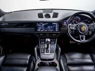 Porsche Cayenne 4.0T V8 GPF Turbo SUV 5dr Petrol TiptronicS 4WD Euro 6 (s/s) (550 ps) 31