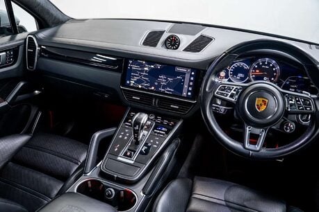 Porsche Cayenne 4.0T V8 GPF Turbo SUV 5dr Petrol TiptronicS 4WD Euro 6 (s/s) (550 ps) 34