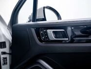 Porsche Cayenne 4.0T V8 GPF Turbo SUV 5dr Petrol TiptronicS 4WD Euro 6 (s/s) (550 ps) 25