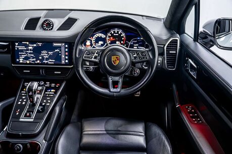 Porsche Cayenne 4.0T V8 GPF Turbo SUV 5dr Petrol TiptronicS 4WD Euro 6 (s/s) (550 ps) 32