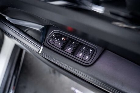 Porsche Cayenne 4.0T V8 GPF Turbo SUV 5dr Petrol TiptronicS 4WD Euro 6 (s/s) (550 ps) 26