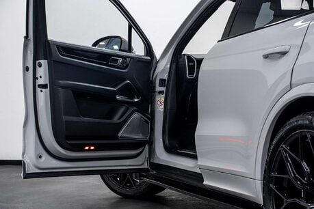 Porsche Cayenne 4.0T V8 GPF Turbo SUV 5dr Petrol TiptronicS 4WD Euro 6 (s/s) (550 ps) 6