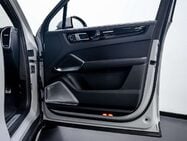 Porsche Cayenne 4.0T V8 GPF Turbo SUV 5dr Petrol TiptronicS 4WD Euro 6 (s/s) (550 ps) 24