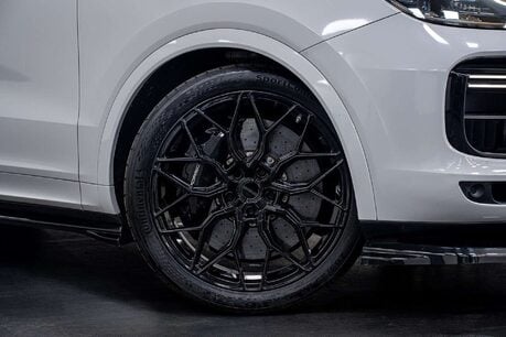 Porsche Cayenne 4.0T V8 GPF Turbo SUV 5dr Petrol TiptronicS 4WD Euro 6 (s/s) (550 ps) 4