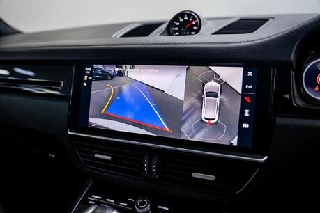 Porsche Cayenne 4.0T V8 GPF Turbo SUV 5dr Petrol TiptronicS 4WD Euro 6 (s/s) (550 ps) 37