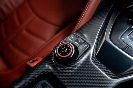 Nissan GT-R Premium Edition 3.8 2dr Coupe Semi Auto Petrol 32