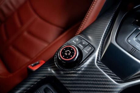 Nissan GT-R Premium Edition 3.8 2dr Coupe Semi Auto Petrol 32