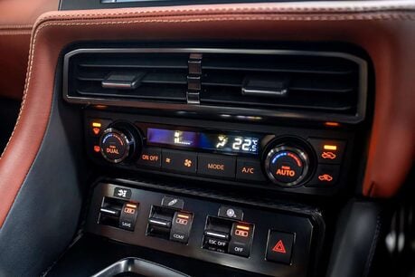 Nissan GT-R Premium Edition 3.8 2dr Coupe Semi Auto Petrol 34