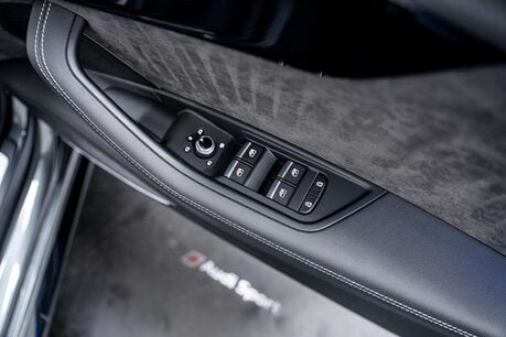 Audi RS4 2.9 TFSI V6 Vorsprung Estate 5dr Petrol Tiptronic quattro Euro 6 (s/s) (450 25