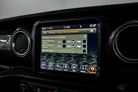 Jeep Wrangler 2.0 GME Sahara SUV 4dr Petrol Auto 4WD Euro 6 36