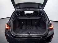 BMW 3 Series 3.0 M340d MHT Touring 5dr Diesel Hybrid Auto xDrive Euro 6 (s/s) (340 ps) 18