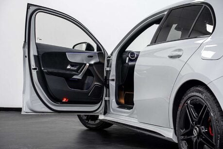 Mercedes-Benz A Class 1.3 A200 AMG Line Edition (Executive) Hatchback 5dr Petrol 7G-DCT Euro 6 (s 6