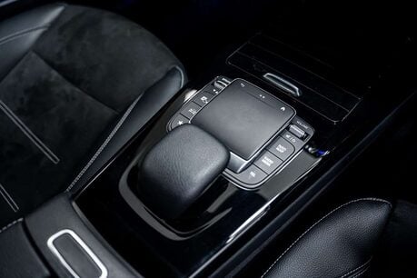 Mercedes-Benz A Class 1.3 A200 AMG Line Edition (Executive) Hatchback 5dr Petrol 7G-DCT Euro 6 (s 32