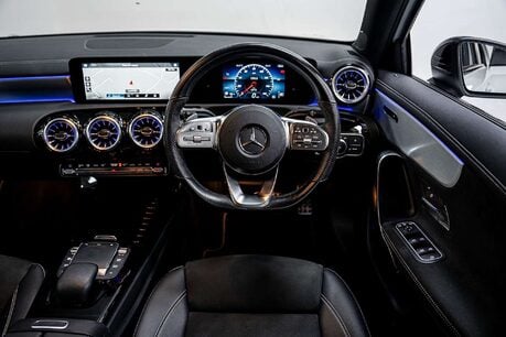 Mercedes-Benz A Class 1.3 A200 AMG Line Edition (Executive) Hatchback 5dr Petrol 7G-DCT Euro 6 (s 29