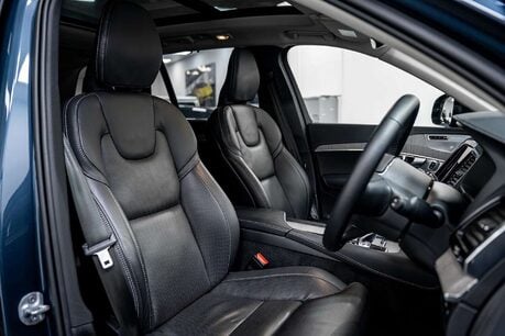 Volvo XC90 2.0h T8 Recharge 18.8kWh Ultimate Dark SUV 5dr Petrol Plug-in Hybrid Auto 4 3