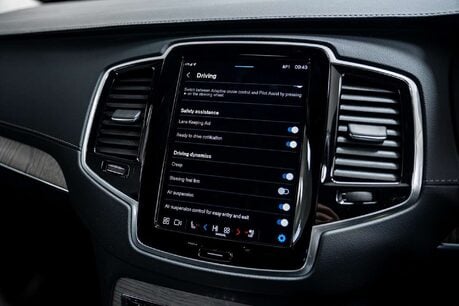 Volvo XC90 2.0h T8 Recharge 18.8kWh Ultimate Dark SUV 5dr Petrol Plug-in Hybrid Auto 4 38