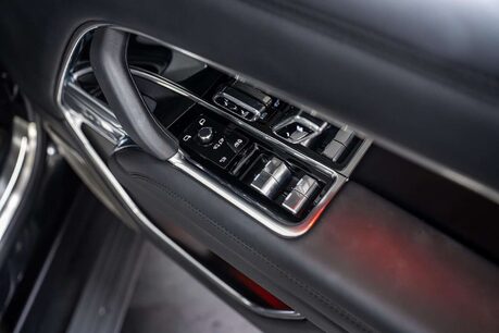 Land Rover Range Rover 3.0 D350 MHEV Autobiography SUV 5dr Diesel Auto 4WD Euro 6 (s/s) (LWB, 7Sea 26