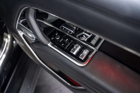 Land Rover Range Rover 3.0 D350 MHEV Autobiography SUV 5dr Diesel Auto 4WD Euro 6 (s/s) (LWB, 7Sea 26