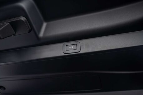 Land Rover Range Rover 3.0 D350 MHEV Autobiography SUV 5dr Diesel Auto 4WD Euro 6 (s/s) (LWB, 7Sea 19