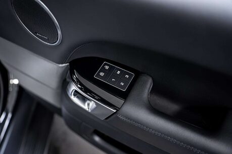 Land Rover Range Rover Sport 3.0 D300 MHEV HSE Dynamic Black SUV 5dr Diesel Auto 4WD Euro 6 (s/s) (300 p 19