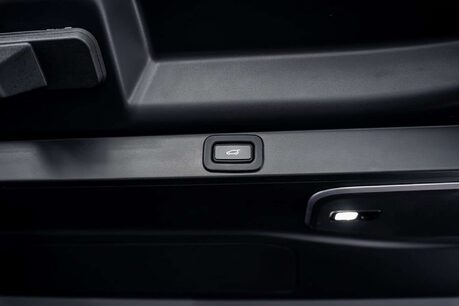 Land Rover Range Rover 3.0 P400 MHEV HSE SUV 5dr Petrol Auto 4WD Euro 6 (s/s) (400 ps) 19