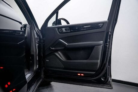 Porsche Cayenne 3.0T V6 GPF SUV 5dr Petrol TiptronicS 4WD Euro 6 (s/s) (340 ps) 24