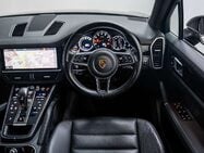 Porsche Cayenne 3.0T V6 GPF SUV 5dr Petrol TiptronicS 4WD Euro 6 (s/s) (340 ps) 32