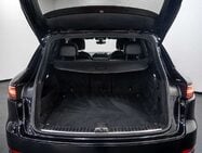 Porsche Cayenne 3.0T V6 GPF SUV 5dr Petrol TiptronicS 4WD Euro 6 (s/s) (340 ps) 18