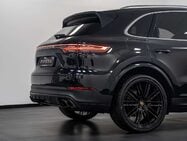 Porsche Cayenne 3.0T V6 GPF SUV 5dr Petrol TiptronicS 4WD Euro 6 (s/s) (340 ps) 17