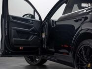 Porsche Cayenne 3.0T V6 GPF SUV 5dr Petrol TiptronicS 4WD Euro 6 (s/s) (340 ps) 6