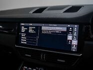 Porsche Cayenne 3.0T V6 GPF SUV 5dr Petrol TiptronicS 4WD Euro 6 (s/s) (340 ps) 38