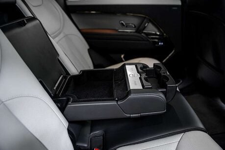 Land Rover Range Rover Sport 3.0 P460e 38.2kWh Dynamic SE SUV 5dr Petrol Plug-in Hybrid Auto 4WD Euro 6 21