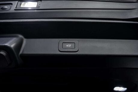 Land Rover Range Rover Sport 3.0 P460e 38.2kWh Dynamic SE SUV 5dr Petrol Plug-in Hybrid Auto 4WD Euro 6 19