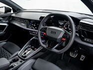 Audi RS3 2.5 TFSI Carbon Vorsprung Saloon 4dr Petrol S Tronic quattro Euro 6 (s/s) ( 2