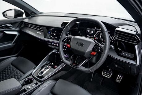 Audi RS3 2.5 TFSI Carbon Vorsprung Saloon 4dr Petrol S Tronic quattro Euro 6 (s/s) ( 2
