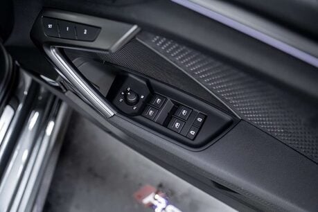 Audi RS3 2.5 TFSI Carbon Vorsprung Saloon 4dr Petrol S Tronic quattro Euro 6 (s/s) ( 24
