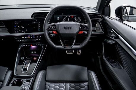 Audi RS3 2.5 TFSI Carbon Vorsprung Saloon 4dr Petrol S Tronic quattro Euro 6 (s/s) ( 31