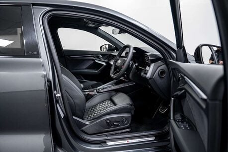 Audi RS3 2.5 TFSI Carbon Vorsprung Saloon 4dr Petrol S Tronic quattro Euro 6 (s/s) ( 27