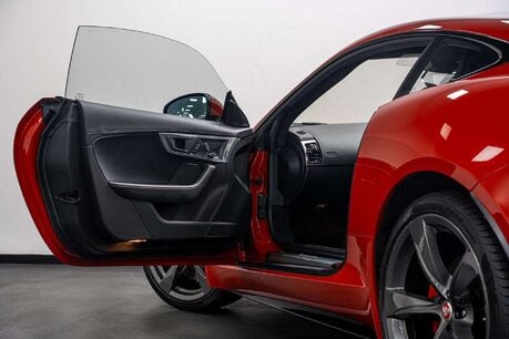 Jaguar F-Type 2.0i GPF R-Dynamic Coupe 2dr Petrol Auto Euro 6 6