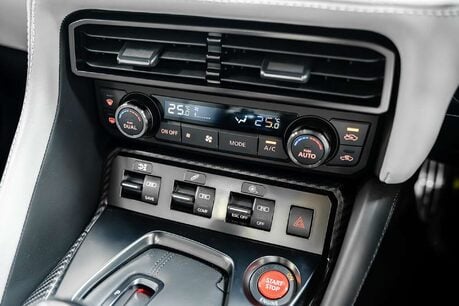 Nissan GT-R Premium Edition 3.8 2dr Coupe Semi Auto Petrol 36