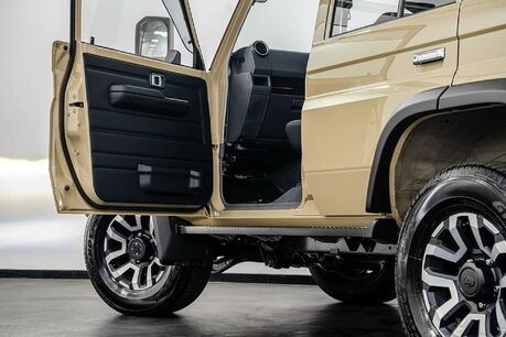 Toyota Land Cruiser 70 Series LC76 2.8 5dr SUV AUTOMATIC DIESEL 7