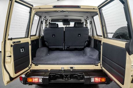 Toyota Land Cruiser 70 Series LC76 2.8 5dr SUV AUTOMATIC DIESEL 21