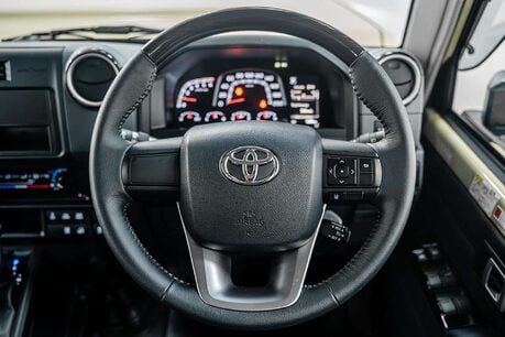 Toyota Land Cruiser 70 Series LC76 2.8 5dr SUV AUTOMATIC DIESEL 32